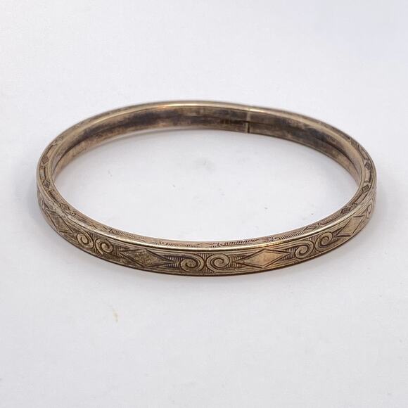 12K White Gold Filled Victorian Baby Girl Bangle Bracelet Etched Scrolls 5 1/2" - Picture 1 of 7
